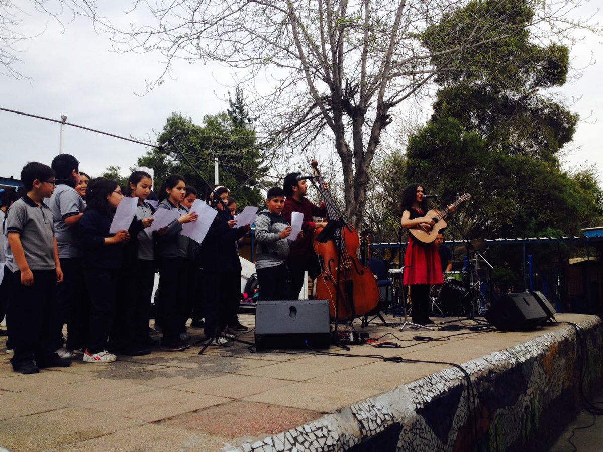 Culturas_RM's tweet photo. Apreciación de la Música Nacional @NContesse en Escuela República de Grecia de @mpuentealto (Cuarto básico B participando de la Cueca-afro). https://t.co/slVRB7IKOB