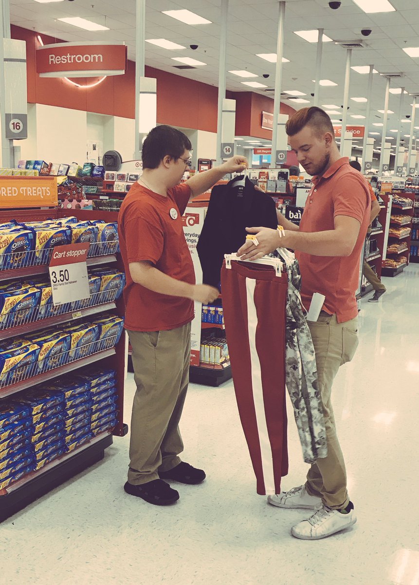 Always awesome to see ETL Zac doing his thing!! #worksomewhereyoulove #joylab #teachingandtraining <a href="/TargetZac/">Zachary Schulze</a> @FitchburgSteve @domcolosimo