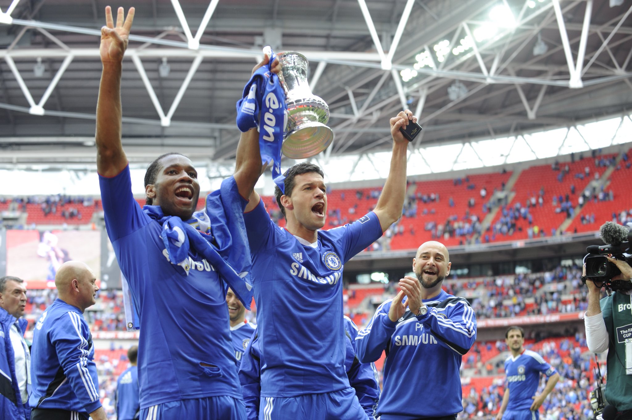 Happy birthday to legend, Michael  Here he is lifting the FA Cup with in 2010 