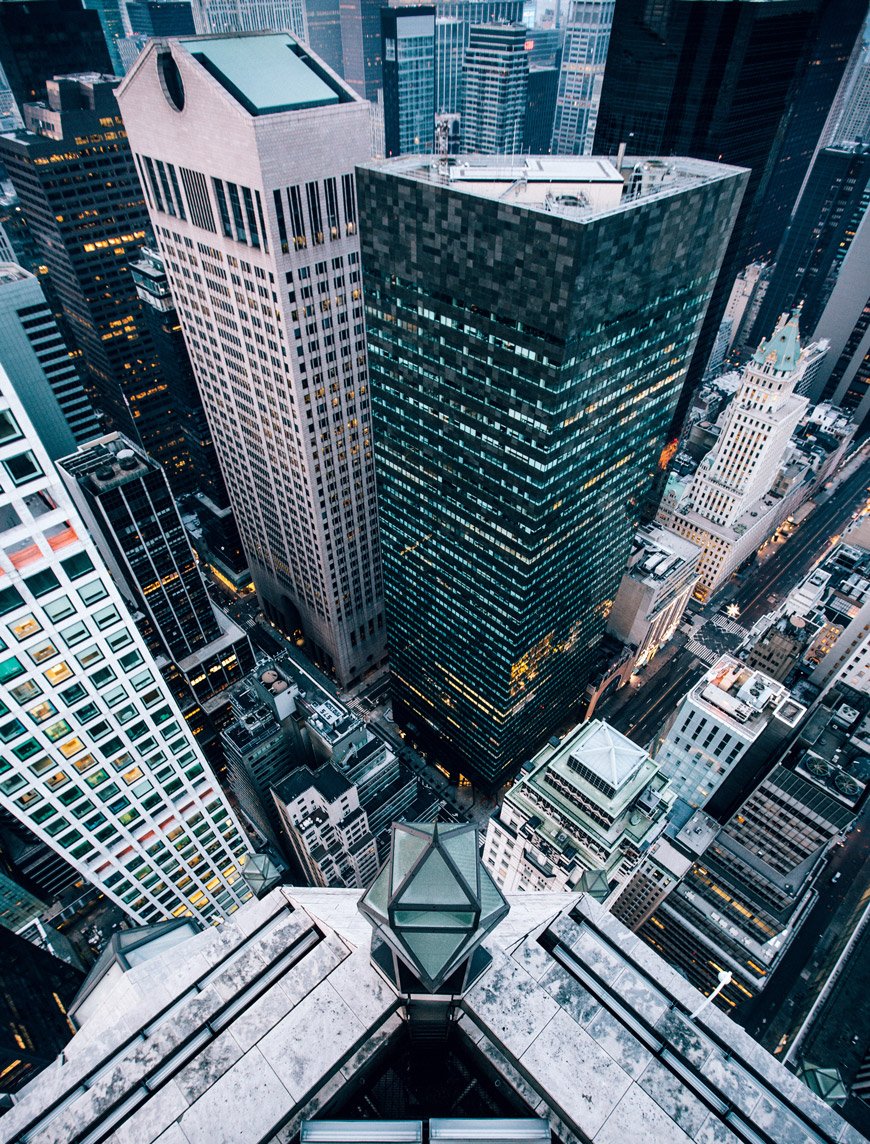 Lightroom's tweet image. From unique viewpoints, @gbergphoto showcases New York City: adobe.ly/2y1G6Lt