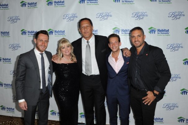 jaclynmullen's tweet image. Previous #Losangelesbuildersball gallery! Every ONE+EVERY HAND makes a difference. cc @HabitatLA @CEOHabitatLA @beverlyhilton #BeverlyHills