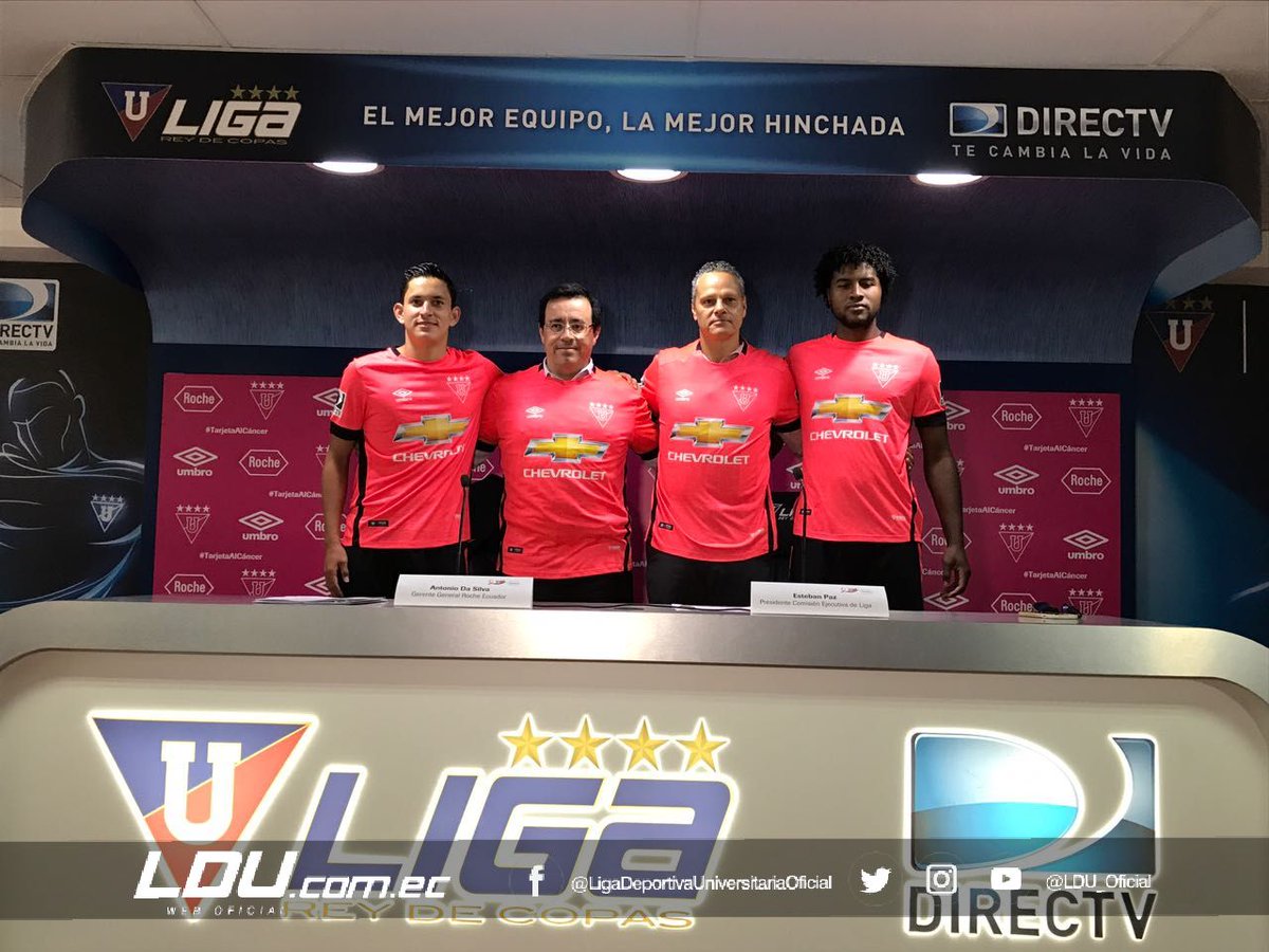 LDU_Oficial's tweet photo. ¡Ésta es la camiseta con la que jugaremos todo el mes de Octubre! Como símbolo de concientización contra el cáncer.
#TarjetaAlCáncer https://t.co/1q4qivccxo