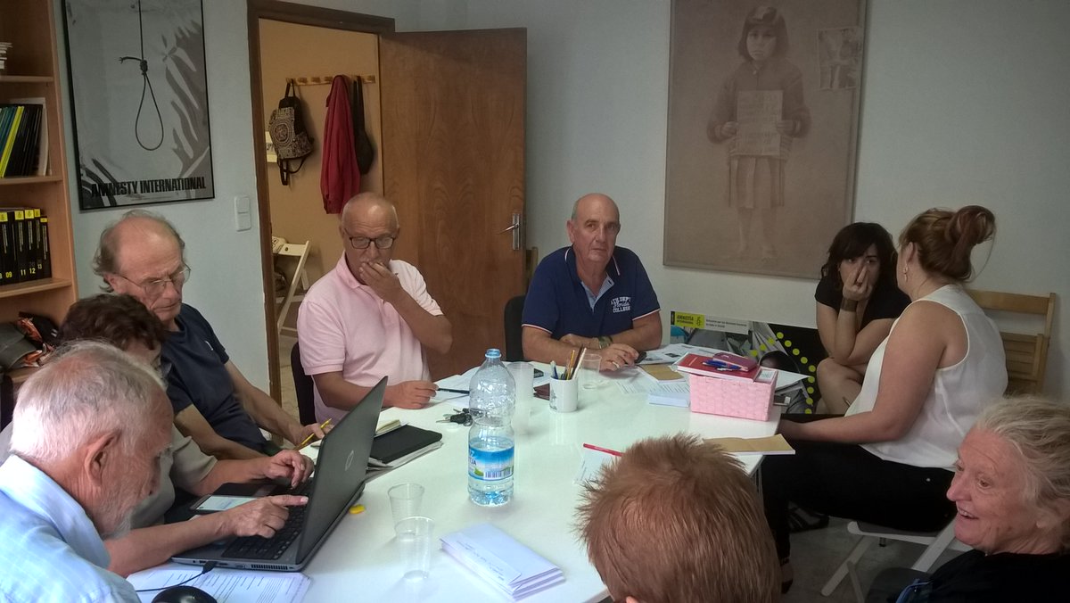 AIBalears's tweet photo. Reunió pre-manifestació #joacull.
Reunión pre-manifestación #YoAcojo https://t.co/SwdlaMbRlX