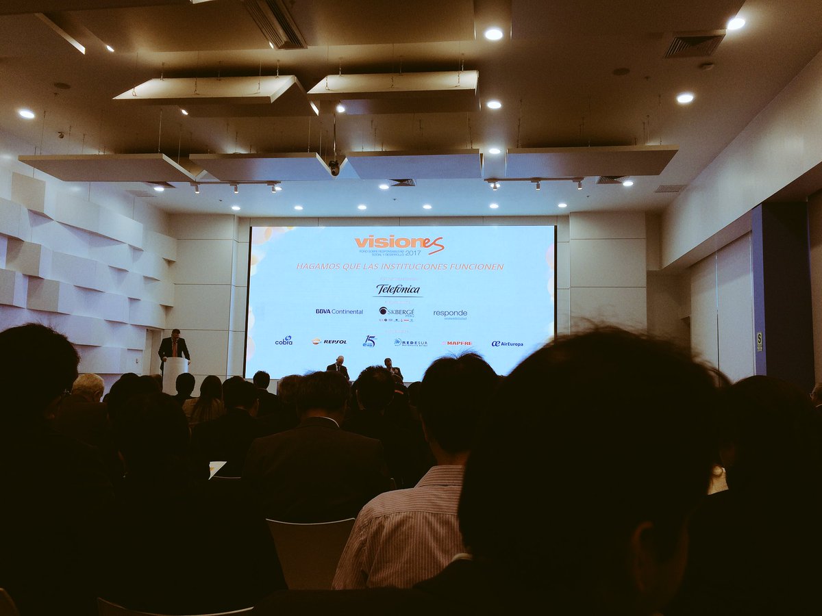 "Hagamos que las instituciones funcionen" #ForoVisiones 2017. <a href="/AECIDPeru/">AECID Perú</a>