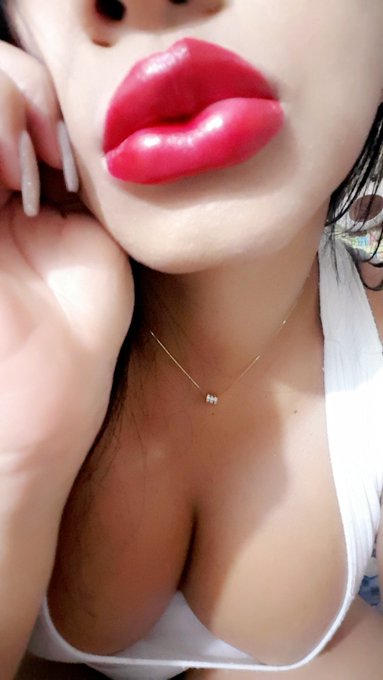 💋 omg I was worried they would stay like this forever. Sexy but not my style. https://t.co/7h6SjcYbk<a href="/tag/latina"class="tags"><span>#latina</span></a><a href="/tag/heels"class="tags"><span>#heels</span></a><a href="/tag/lifeinred"class="tags"><span>#lifeinred</span></a>
