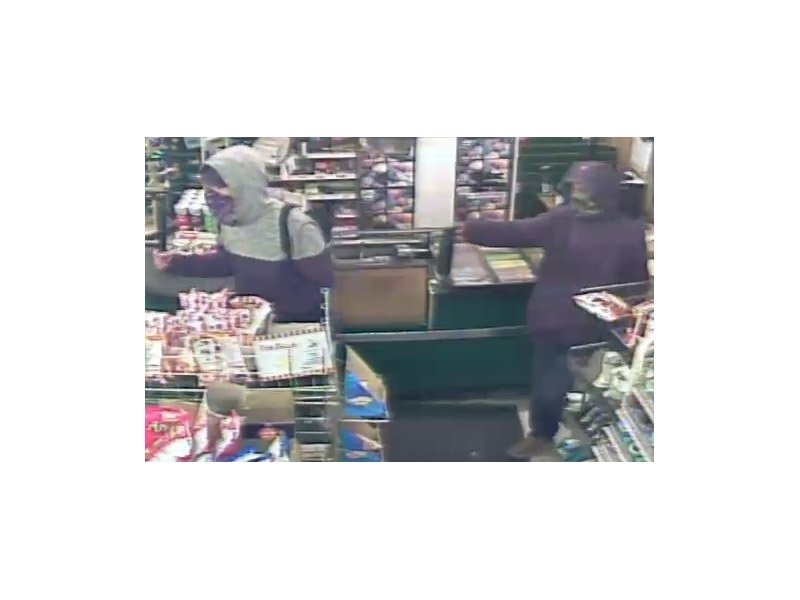 RCMP Look for Two Thieves dlvr.it/PqcNzK https://t.co/0FvWCnMjBL