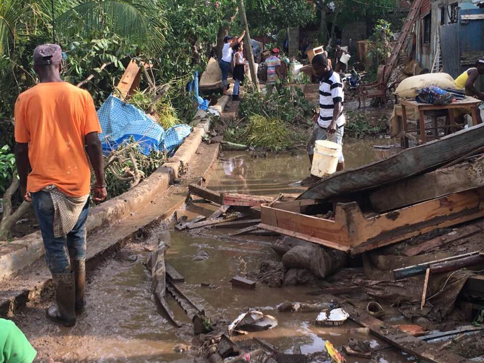 AdventistasDIA's tweet photo. En la República Dominicana, Guías Mayores rescatan decenas de personas de la inundación durante el Huracán María
https://t.co/vQTQRNCm48 https://t.co/G4AWcE9ItN