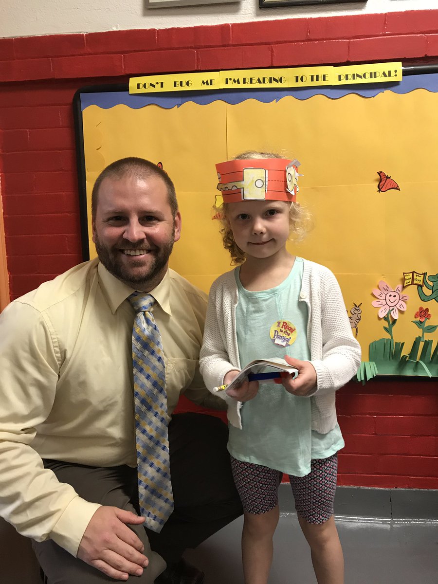 BSDThirdStreet's tweet image. First Read to the Principal reader of the year! Such a lovely kindergarten reader!