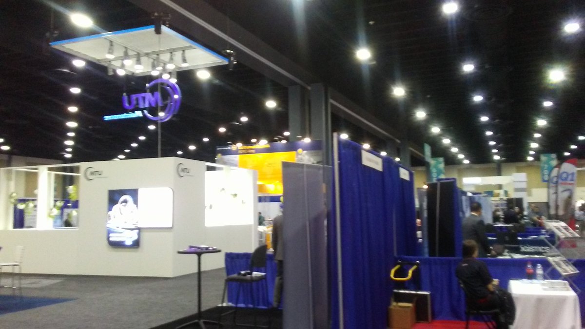 So cool for #aviation buffs! The <a href="/RAAtweets/">Regional Airline Association</a> Regional Airline Association Expo at the @pbconventionctr in #ThePalmBeaches ✈🌴🌞 #RAA17 #airline