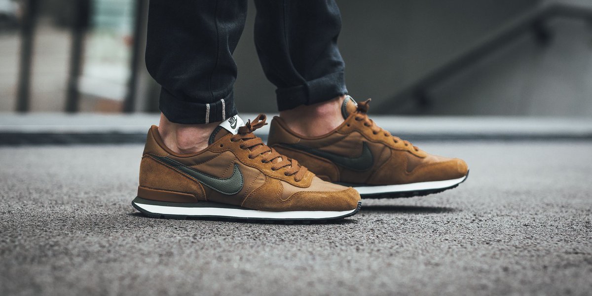 nike internationalist 45