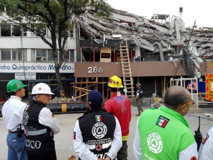 México sufre el mayor terremoto de su historia: más de 32 muertos y alerta a posible tsunami - Página 3 DKr2mw5VoAU3rJa