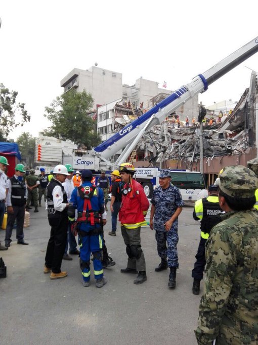 México sufre el mayor terremoto de su historia: más de 32 muertos y alerta a posible tsunami - Página 3 DKr2mwrVoAAGvzH