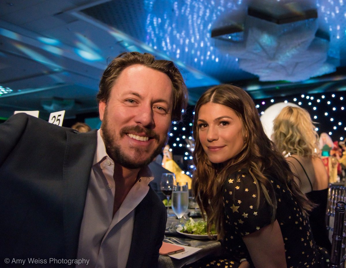 kisalip_'s tweet photo. New pics of @realGpad, @stevecarlson, @DanneelHarris &amp; @GinoGraul at the #ImaginariumATX 2017 (Sept 22)
Source: https://t.co/B4o67M3ZFh https://t.co/iCc1revpVl