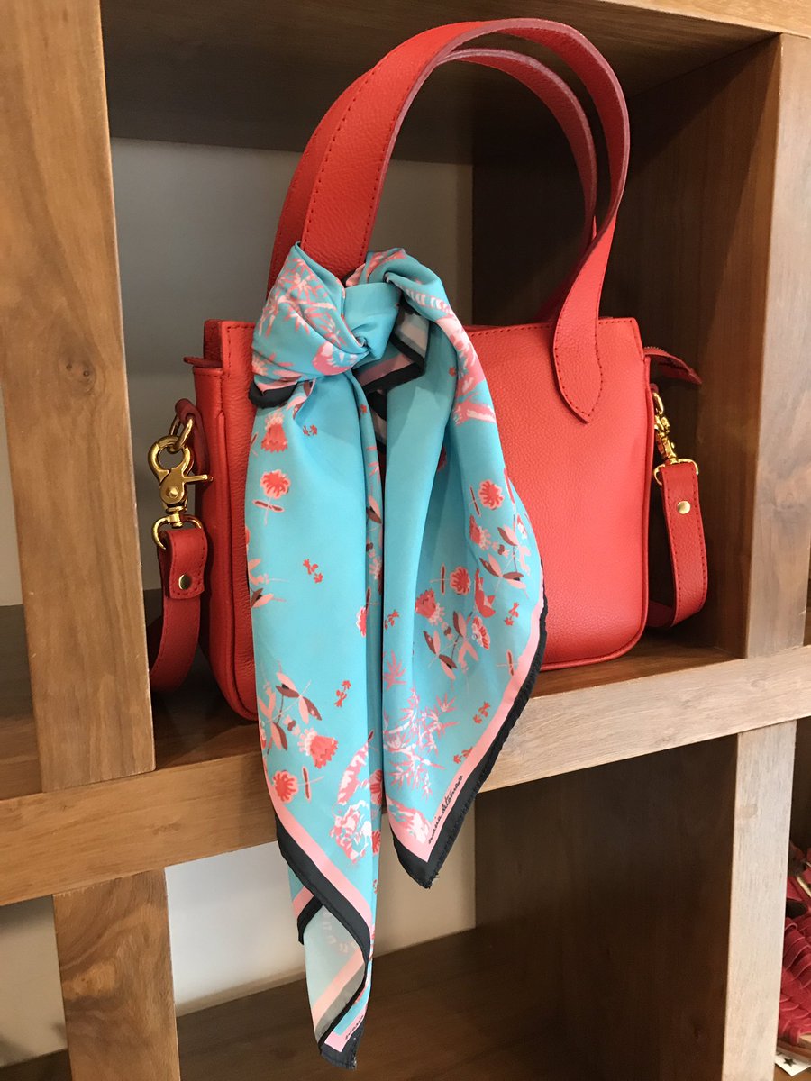 ✨ Favorita ✨hoy, en nuestro local de Palermo: Cartera Clarita