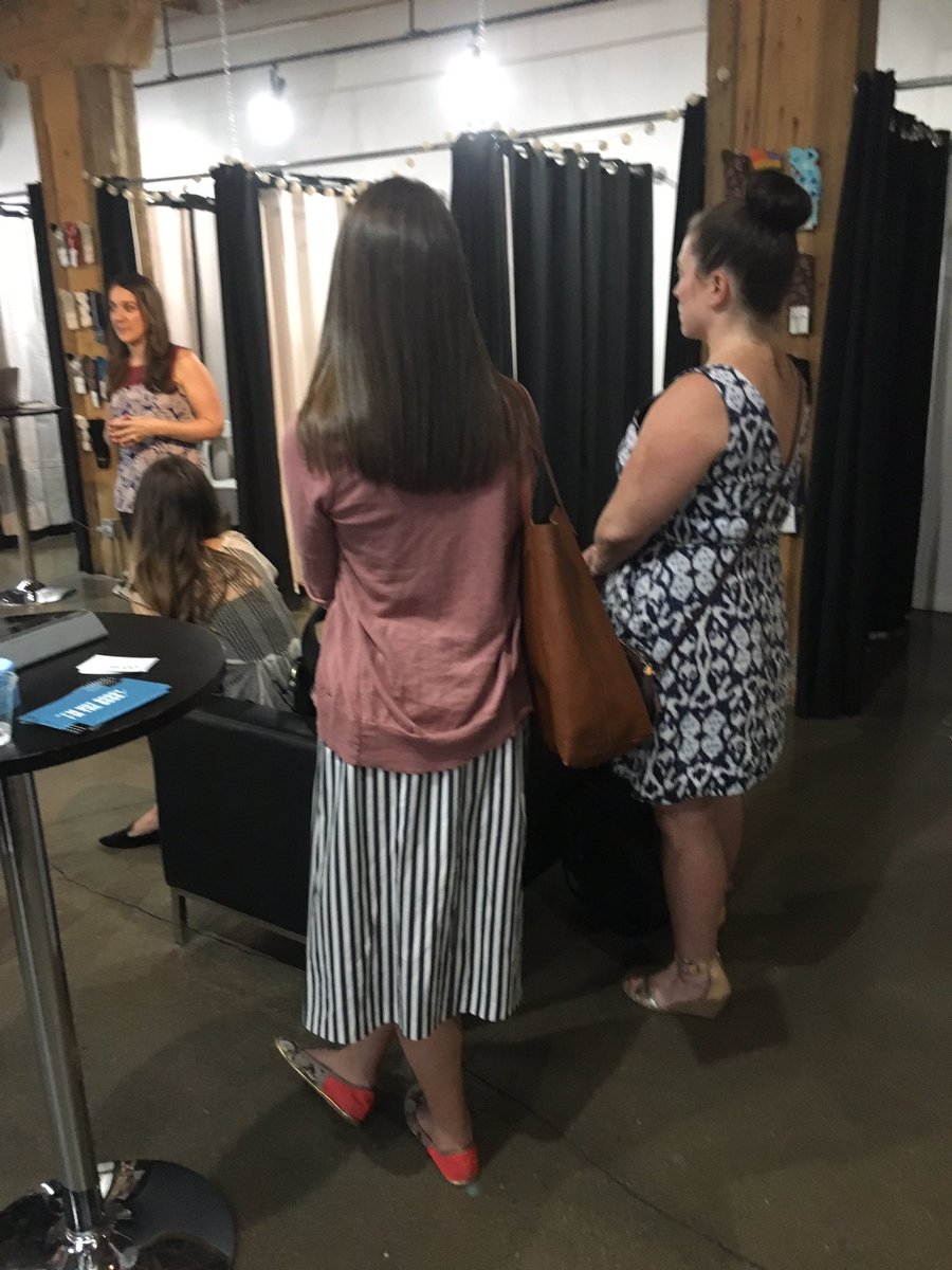 UWIBCHI's tweet photo. Having the best time at @zipfitdenim tonight!! Love women owned businesses in #Chicago! https://t.co/Ly73pIfWvl
