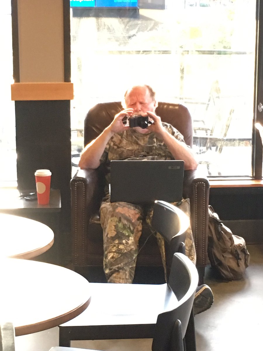 langleyproblems's tweet image. When you REALLY don&apos;t want someone to know what you screen shot. #starbucksbyCLA