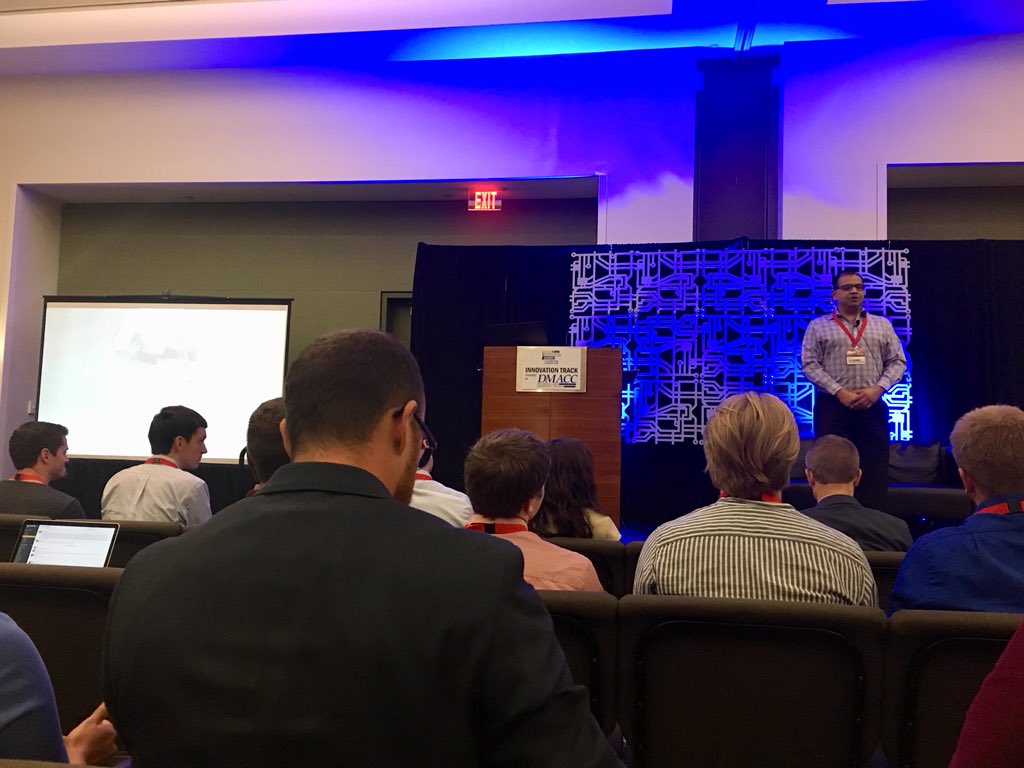 JulianState's tweet image. On the importance of being a lifelong learner in the world of AI:  Learners matriculate but they never graduate @tejdhawan #IowaTechSummit