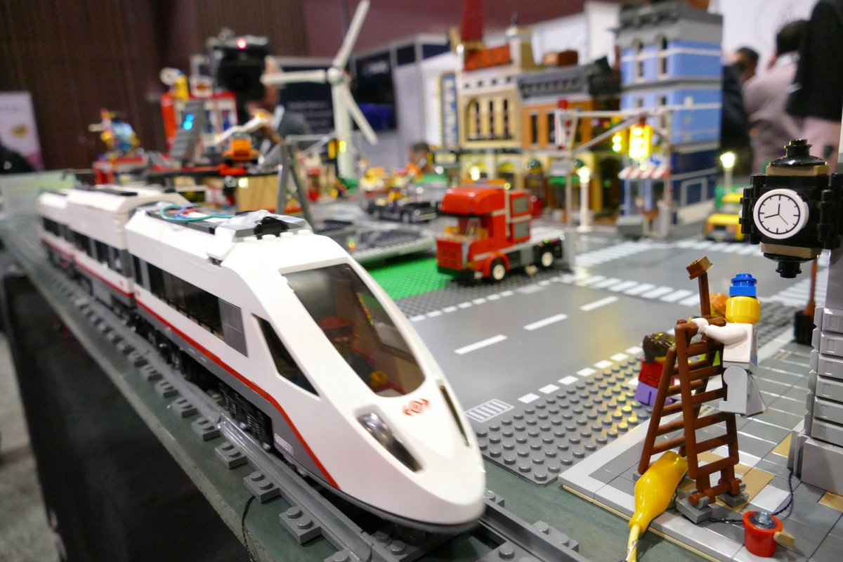 iot_ksa's tweet photo. بإمكانك استخدام مكعبات #LEGO لاختبار تطبيق #انترنت_الأشياء وموجود منها بكج خاص يحتوي على كل المواد التي تحتاجها لبناء تطبيقك
#iot
#تقنية https://t.co/1oxVVog41Z