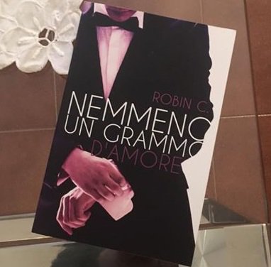 zaffiro_paola's tweet photo. Coming soon... #NemmenoUnGrammoDAmore #RobinC

@cricrila70 https://t.co/K439JH0XUc