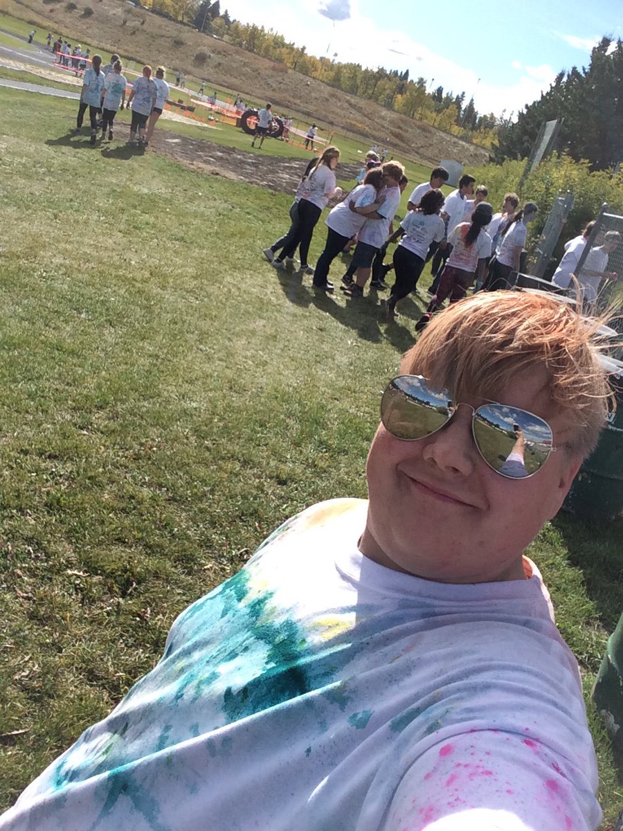 JDGloverRD's tweet photo. My oldest is having a blast at @LindsayThurber's annual event. #ltchsdyeversity #coloursgalore https://t.co/BK3b8NKm5z