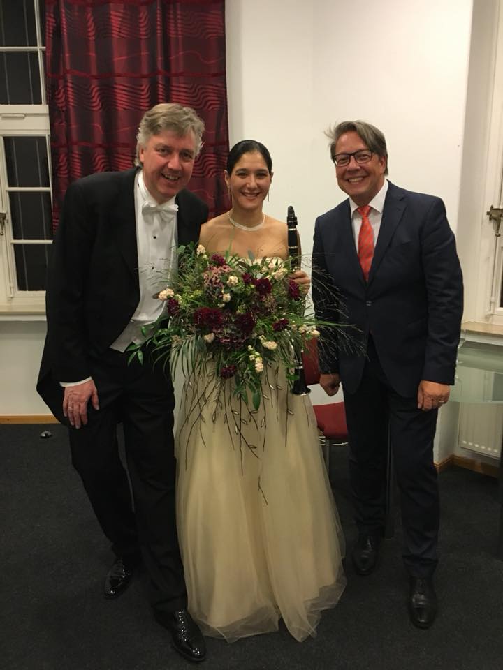 Ein schöner Saisonauftakt mit dem 1. Philharmonischen Konzert, Sharon Kam - Clarinet und dem Dirigenten Gregor Bühl geht zuende.Vielen Dank!