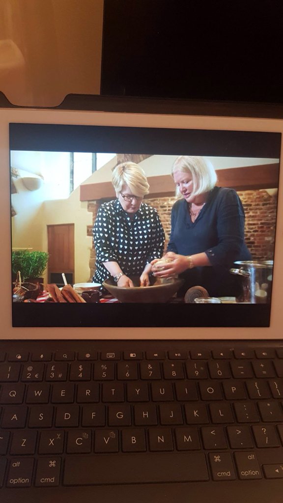 camfoodies's tweet image. Catch the #PuddingWeek #GBBO later with the #Cambridge #culinaryhistory pudding. Fabulous bakers 😪😭@Cluckmuckcook