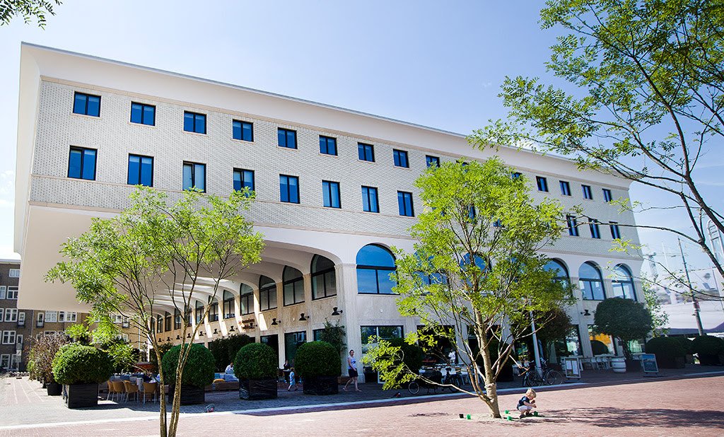 Feest! Nieuwe #Stadionplein is klaar! Za 30 september, 15.00 tot 21.30, is het extra gezellig op het plein. #HAP heeft de deuren open.