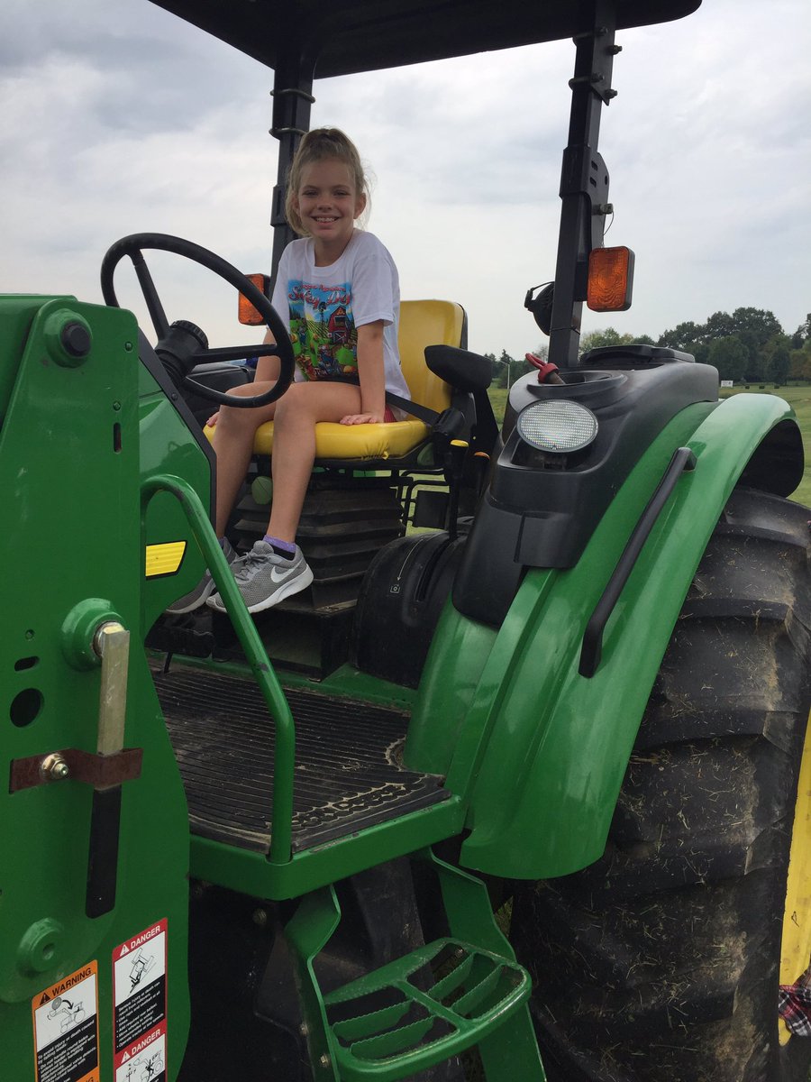 AdairCountyFFA's tweet photo. Last week on the 17th and 18th working with 1st and 5th graders during our annual Farm Safety!! https://t.co/coJU0pGcRE