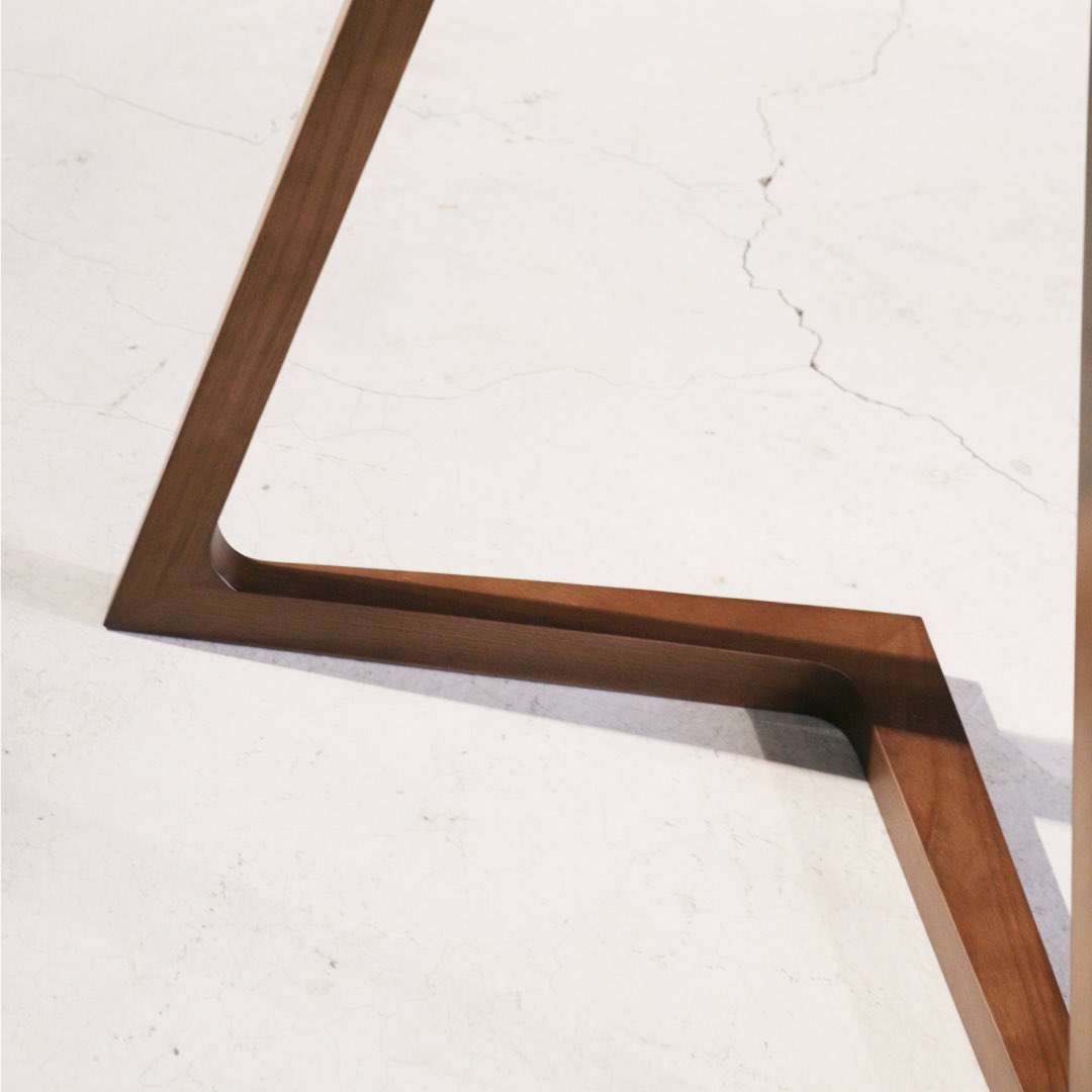 Mesa de comedor Gling, disponible en 180x90 cm y 160x80cm.
tpd.cl/producto/mesa-…