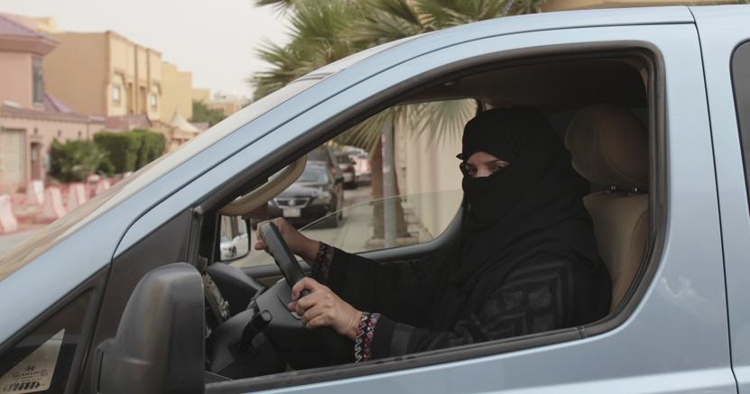 sole24ore's tweet photo. Svolta in Arabia Saudita: le donne potranno guidare l’auto https://t.co/w32FxqZDMM https://t.co/hselR6Sbyw