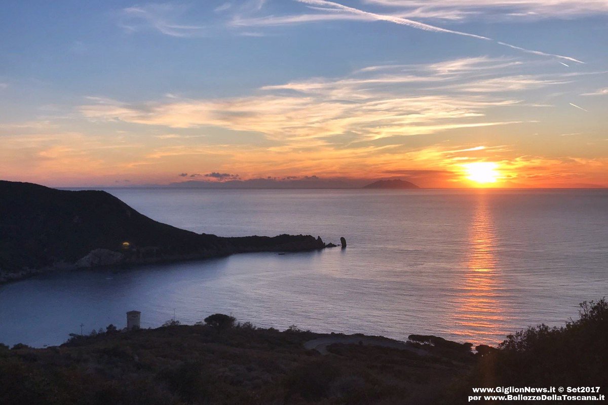 Non vedo l'ora di tornare in vacanza all' #IsolaDelGiglio !

#tramonto #Toscana #sole #sunset #beach #estate #mare #sea #sun #summer