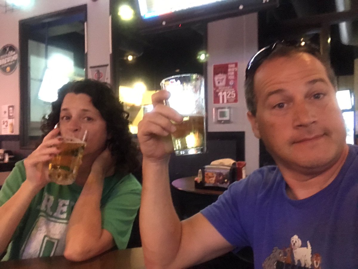 haley_247's tweet image. Tuesday night 1/2 price wings and beer !!