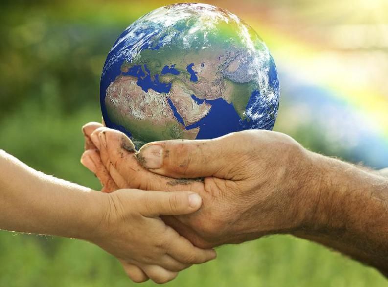 La Tierra no es una herencia de nuestros padres
Es un prestamo de nuestros hijos
Cuidemos el unico planeta que tenemos para vivir...