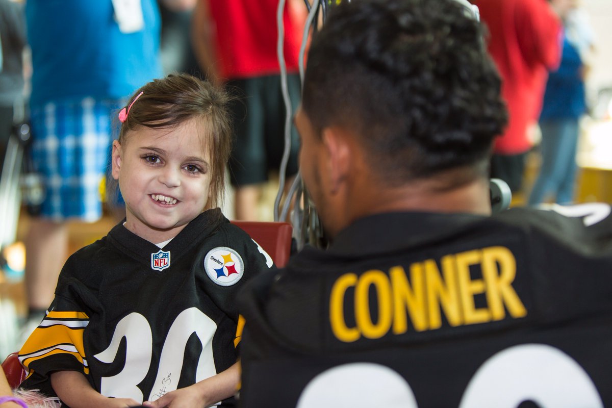 ChildrensPgh's tweet photo. The @steelers rookies brought smiles today to our kids here at Children’s! Thanks for a great afternoon of fun! https://t.co/YjkYEDcX0v