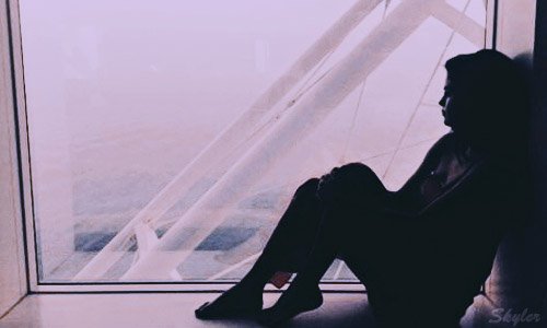 "She looked away. I thought she was looking for another cigarette. Then I saw she was crying." — ☀ಌ