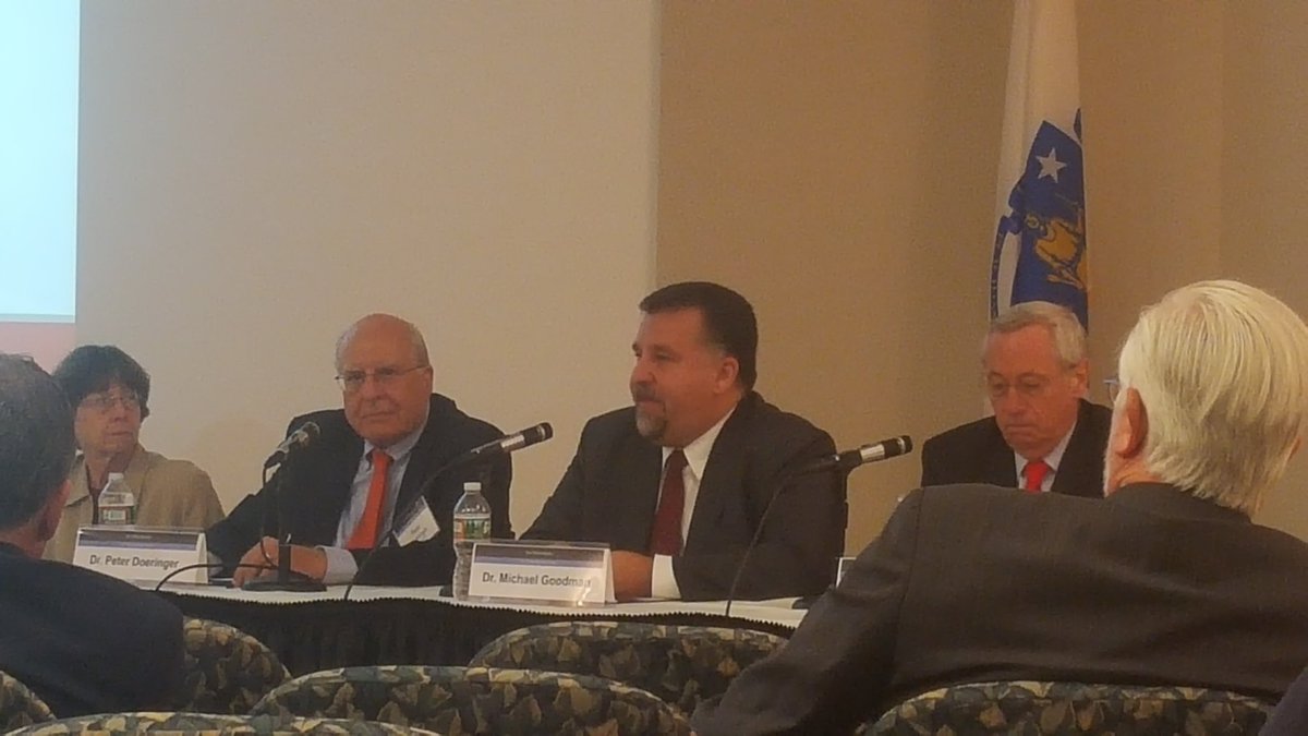 495Partnership's tweet image. #massbenchmarks @UMassD  MikeGoodman says wild card is uncertainty of possible federal policies impacting MA-immigration, health care, taxes