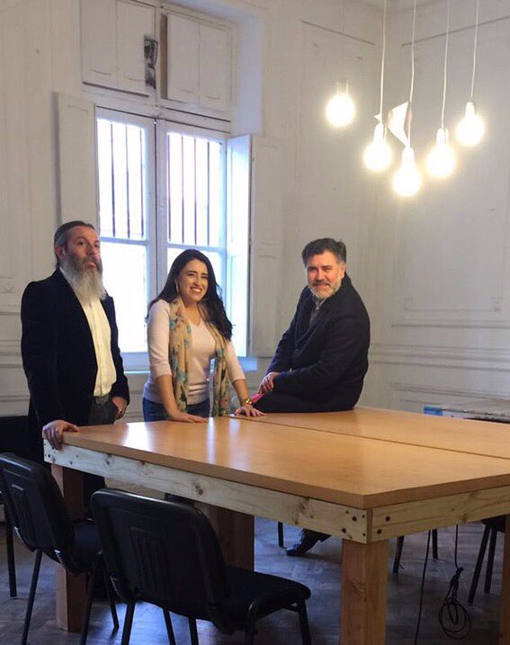 #ricos e #inteligentes! Aquí los creadores del #TachonVial de <a href="/starpathchile/">Starpathchile</a> en plena sesión con <a href="/DFinanciero/">Diario Financiero</a>