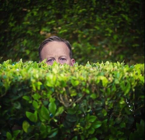 el_cjr's tweet image. No way! Spicer's lawyered up. I like him even though he's technically a bad guy. He gave us pitch dark interview and #hedgegate 😂