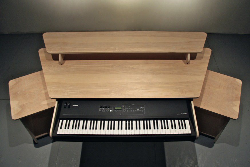2Egress's tweet photo. Music Studio Desk | Vee for composer/musician @SimonPooleMusic. https://t.co/kvnS7pgGHW #TBT #simonpoolemusic #2egress https://t.co/KrLqZJmR8K
