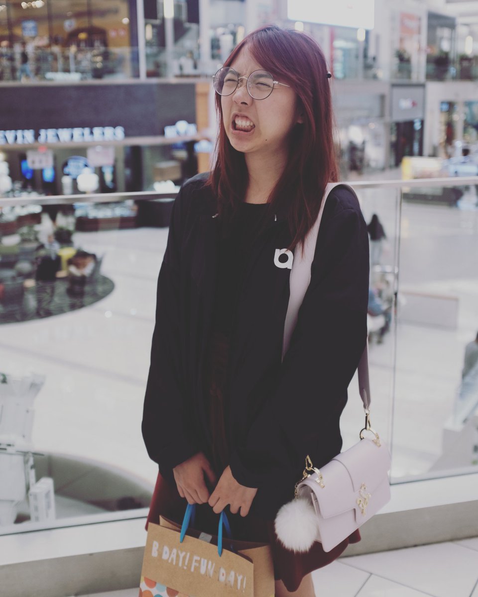 LilyPichu's tweet photo. pose for the camera lily
me: https://t.co/Sq7nxx0n1s