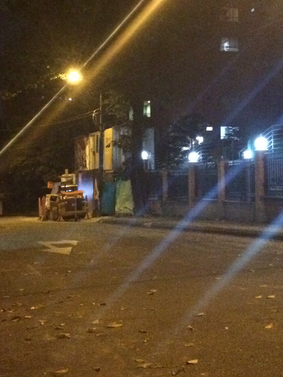 MenteAburrida's tweet photo. @soymalala @PoliciaMedellin podrían investigar caso
Día y noche obstruyen el anden
Cra 46 con 15Sur
Obra TorreAngeles
#SaposConOrgullo 🐸🐸 https://t.co/m7OxlTIsum