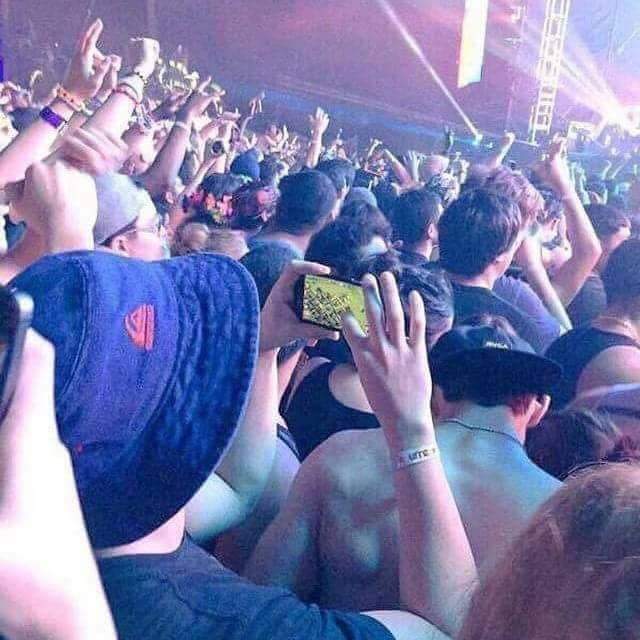 GiveMeInternet's tweet photo. Dude is having the time of his life https://t.co/WWROl3DRqb