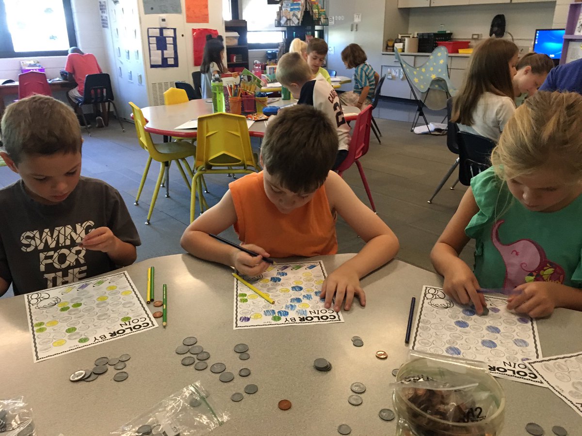 MrsCelini's tweet photo. Working on identifying and counting coins! #PattengillPride https://t.co/yT2PuBU4Rt