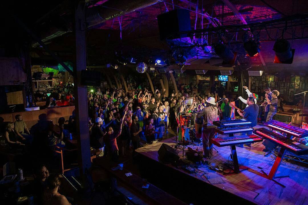 🎤 <a href="/laynetadesse/">Layne i Tadesse</a> always rocks a dope show with LT on the mic.  if you like or #love #raggaemusic check them out. #LipDrum