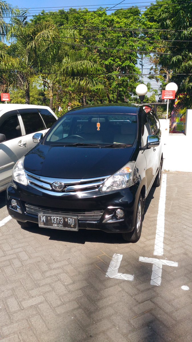 danny_reef's tweet photo. Alhamdulillah. Pengiriman unit ke 5 untuk PT. Sucofindo Persero. #fastrent #rentcar #carinvestment #sucofindo https://t.co/DYXESEJYQu