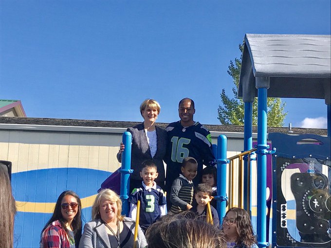 View image on Twitter