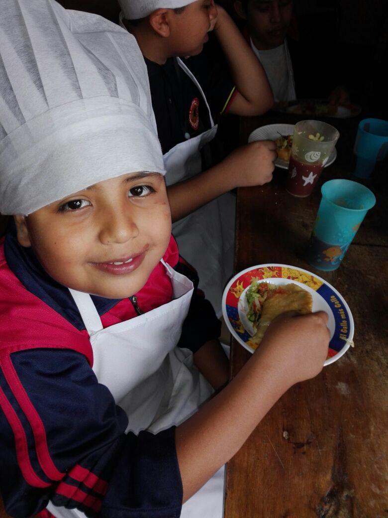 ManosAmor's tweet photo. Abner... Tx. RPM el bello esta en su taller de cocina y eso le encanta. #Manos_de_Amor #IncluimosNoExcluimos https://t.co/9QcG55Y2Ln