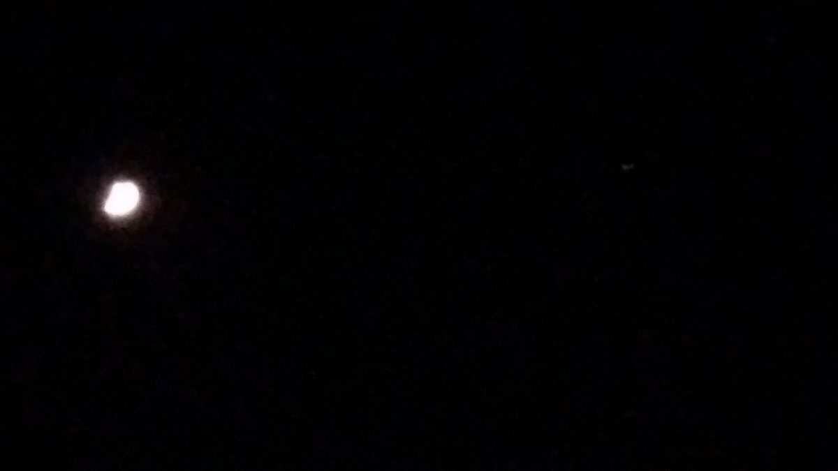 GBlinebury's tweet photo. @Space_Station @WeatherNation @StormHour @Tracey_Wx @SeanWTHR @BrianWilkes59wx @TDSwx Moon/Saturn pics photobombed by #ISS. #HelloUpThere! https://t.co/c1iU5TYQ2e