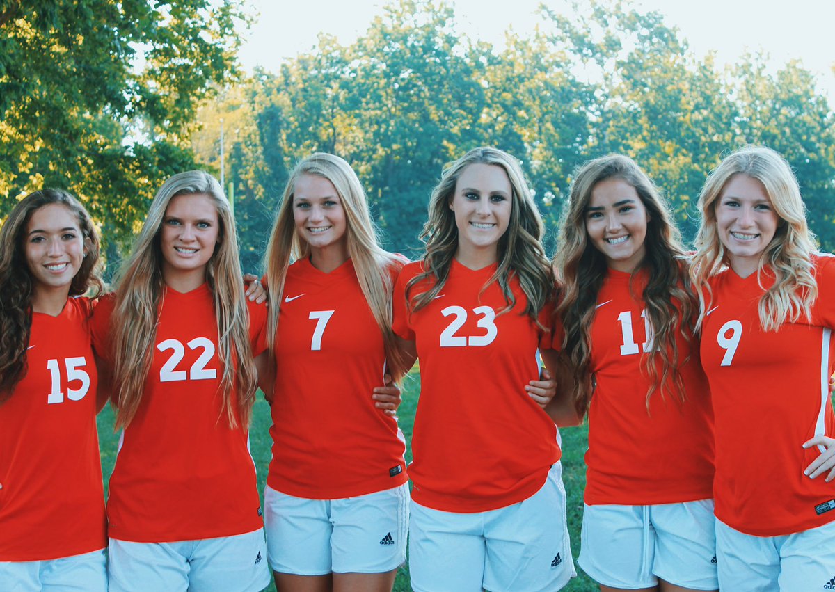 athenapassa's tweet image. come watch us kick some carmel butt tomorrow and celebrate my pretty senior friends @ 7!!! one last ride with my girls ❤️⚽️❤️