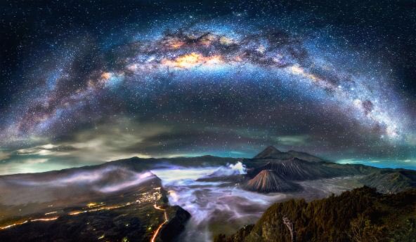 Take a moment to marvel at our amazing little piece of the universe: The Milky Way shines down on Mount Fuji. (Credit: Caters News)